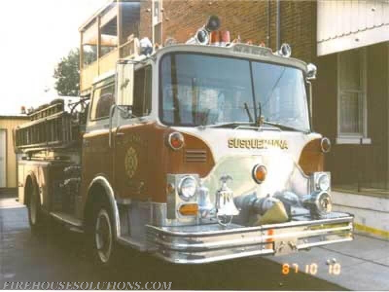 1971 Mack CF600 Pumper